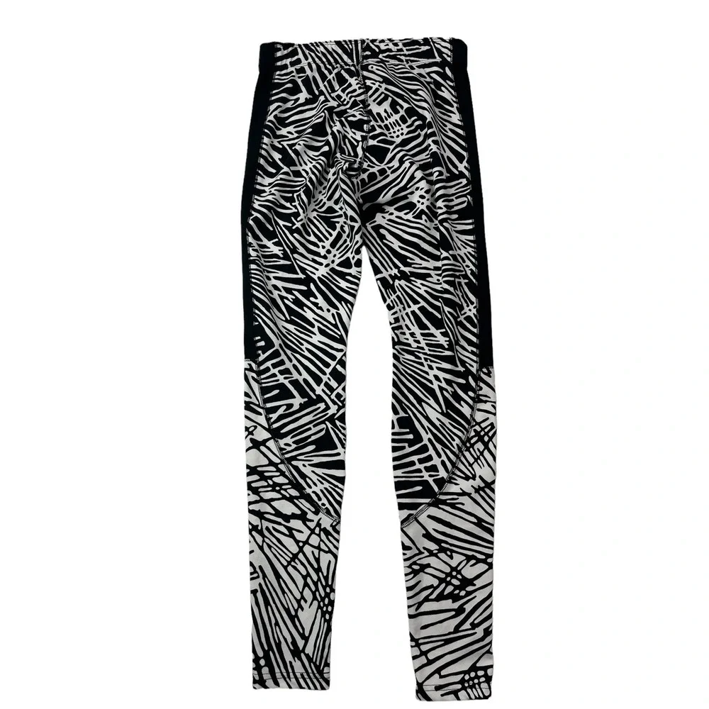 Nike Women's Size Small S Leg-A-See Printed Leggings 739967 010 Black/White‎